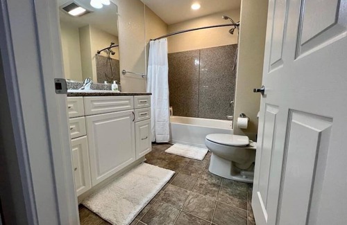 Santa Clara Condo | King Size Bed-WI-FI-GYM-Parking