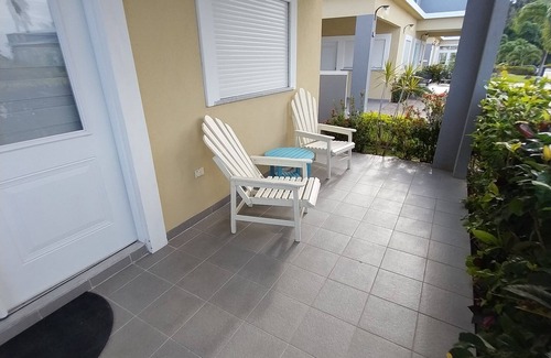 St. Ann's Bay Villa | KING SIZE Suite with Pool and beach
