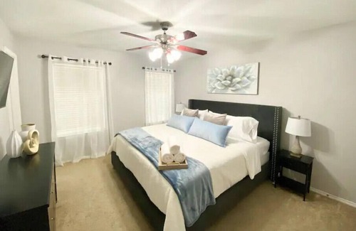 San Angelo House | King Suite