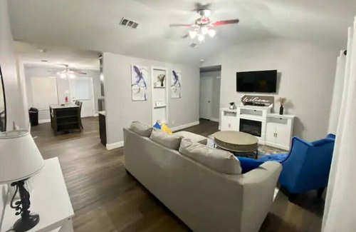 San Angelo House | King Suite