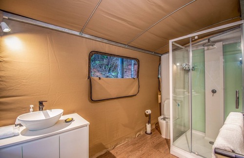 Arcadia Resort | King Tent 2 Nelly bay