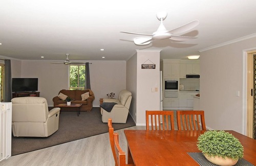 Toogoom House | Kingfisher by the Sea