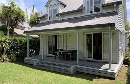 Russell Cottage | Kingfisher Cottage - Russell Cottages Collection