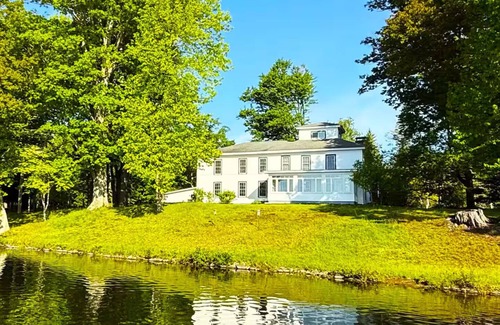 Lily Dale House | Kingfisher Cove: Cassadaga Lake's Sunrise Shore