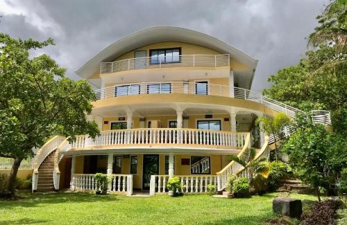 Mambajao House | Kinghorn Garden House Resort