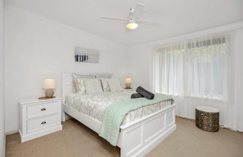 Victor Harbor House | Kingsford Cottage - Esplanade Escape & Family BBQs