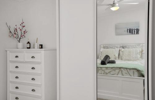 Victor Harbor House | Kingsford Cottage - Esplanade Escape & Family BBQs