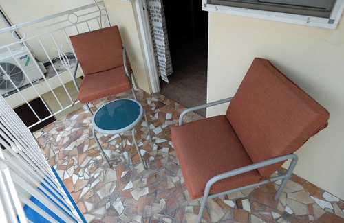 Eastwood Park Apartment | Kingston - 2 Beds - 2 bathrooms - Pool - Parking