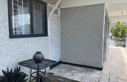 Constant Spring Apartment | Kingston Overlook Retreat -Manor Park area