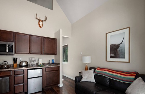 Columbia Falls Cabin | Kintla at 406 Glacier Cabins