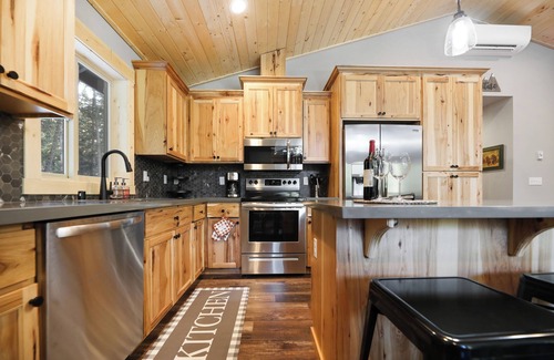 Cle Elum Cabin | Kirby's Cabin by the Lake