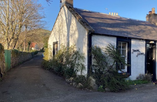 Leven Cottage | Kirkside Cottage pet friendly, sleeps 4 near St Andrews