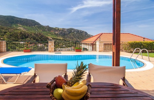 Sfinari Villa | Kissamos rental villa with private pool