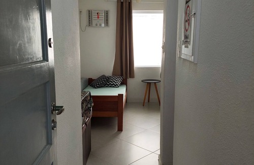 Enseada RV Rental | Kitnet 2 blocks from Enseada beach with Internet