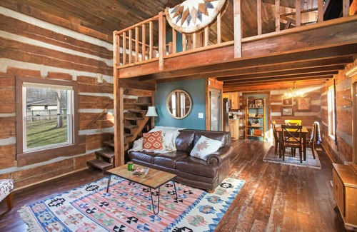 Indianapolis Cabin | Kit’s Cabin - Log Cabin Retreat in Indianapolis