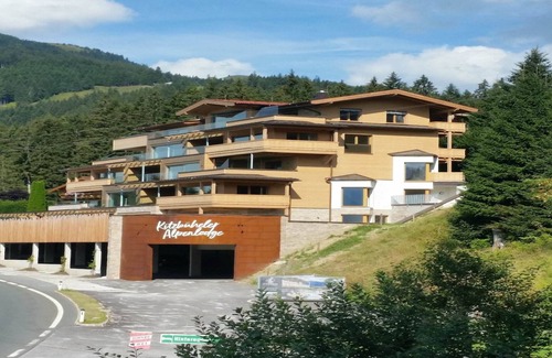 Paß Thurn Apartment | Kitzbühel alpine lodge with private infrared sauna