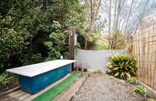 Waitoki House | Kiwi Farm Cabin 2 by Tiny Away