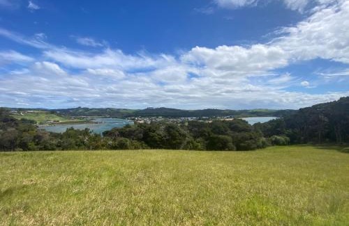 Cable Bay House | Kiwi Scenic Retreat