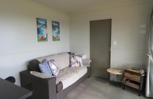 Cable Bay House | Kiwi Scenic Retreat