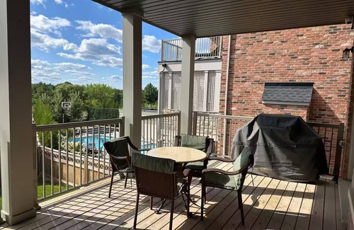 Vaughan House | Kleinburg Luxe Retreat | Chill Views Vibes