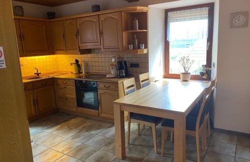 Niederemmel Apartment | Kleines Ferienhaus Nicole
