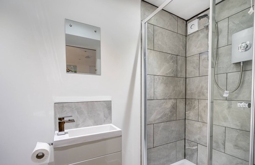 York Apartment | Knavesmire Studio - sleeps 2 guests in studio