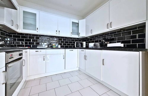 Queen's Gate Apartment | Knightbridge Hydepark 2b2b and Garden