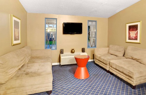 Indianapolis Hotel | Knights Inn Indianapolis