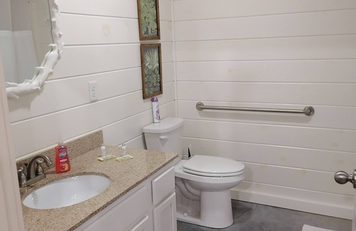 Mountain View Cabin | Knotty Squirrel Unit 4 Multibedroom Suite