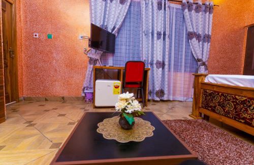 Kumasi Hotel | Kobby Keach K Hotel