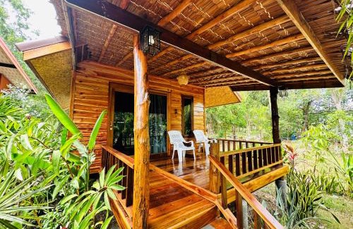 Nuea Khlong Hostel | Koh Jum Bungalow & Hostel