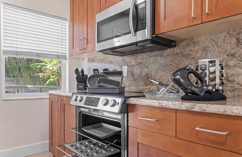 North Andrews Gardens House | Koko Chateau - 2 BRs/1 BA charming house with lots of private outdoor space.