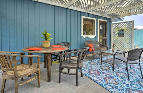 Honalo Apartment | Kona Area Cabin ~ 4 miles to Magic Sands Beach!