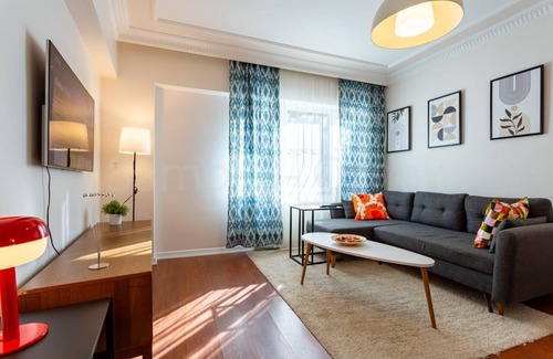 Kadikoy Apartment | Konforlu ve Modern 2+1 Daire Next to Metro