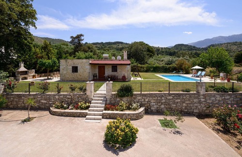 Maza Villa | Kontis Village I Villa Aphrodite