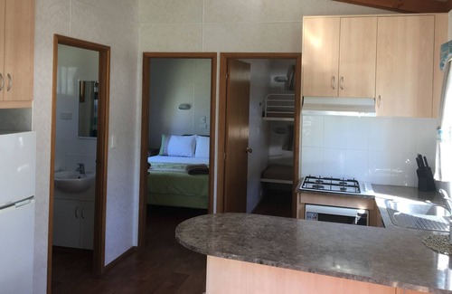 Bearii Cabin | Kookaburra Cabin, 2 room, sleeps 6.