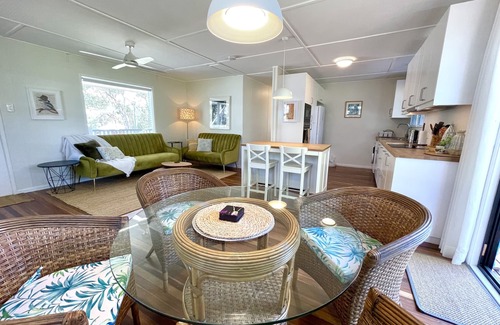 Brisbane Waterfront Cottage | Kookaburra Cottage on sub-tropical island near Dalpura Beach