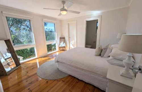 Healesville House | Kookaburra Cottage- views, wineries, sanctuary,