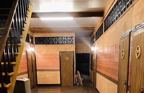 Sattahip House | Koomdech Hotel Wooden Room in Classic Style