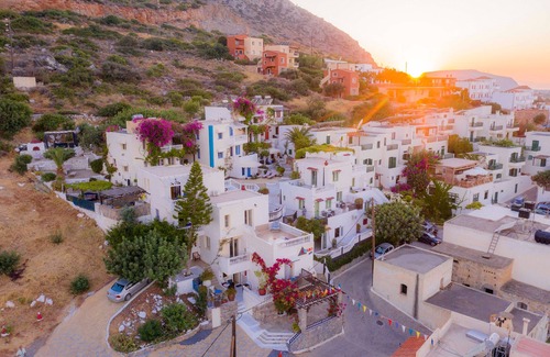 Piskopiano Apartment | Korifi Suites Collection Apartment for Adults