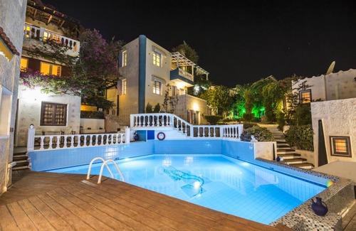 Piskopiano Apartment | Korifi Suites Collection Apartment for Adults