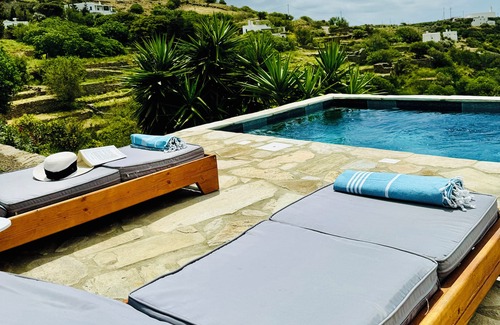 Andros Apartment | Kotseli Villa: Appartement Deluxe Avec Vue Mer, Coucher de Soleil et Piscine