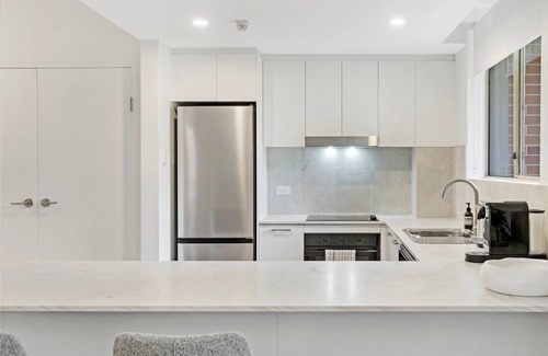 Camperdown Apartment | KozyGuru | Camperdown | Cozy 2-Bed Apt + Parking