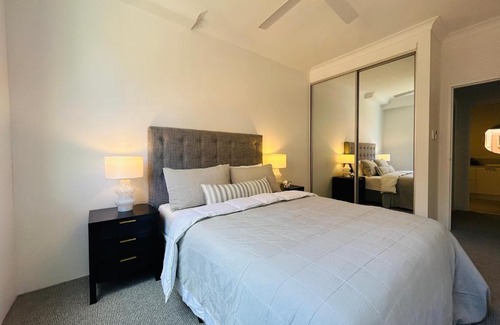 Camperdown Apartment | KozyGuru | Camperdown | Cozy 2-Bed Apt + Parking