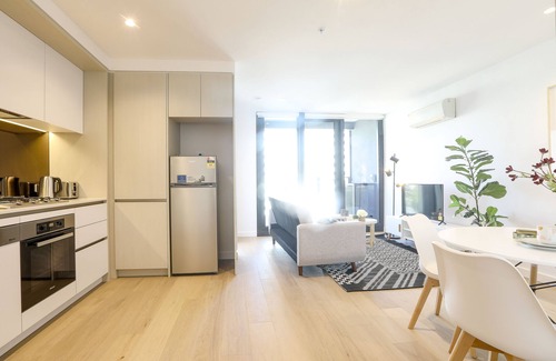 Docklands Apartment | Kozyguru Docklands Modern 1 Room Unit