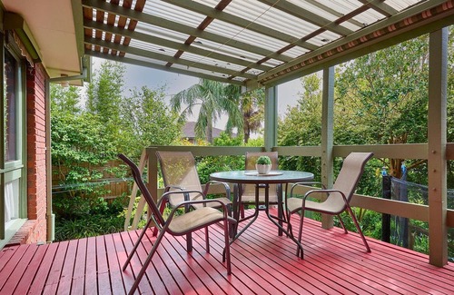 Glen Waverley House | KozyGuru | Glen Waverley | Quiet Home Near Park