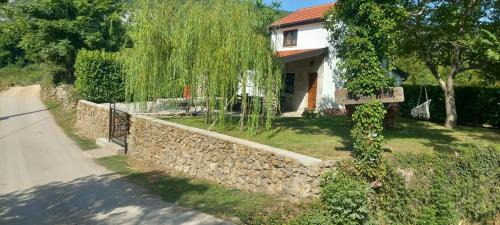 Trn House | Kuća za odmor Buk