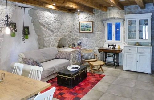 Gabonjin Villa | Kuca Ive by Villas Guide