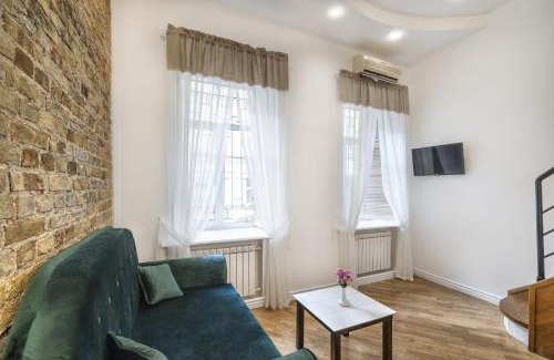 Afanasivsʹkyy Yar Apartment | Kyiv Vogue Apartments