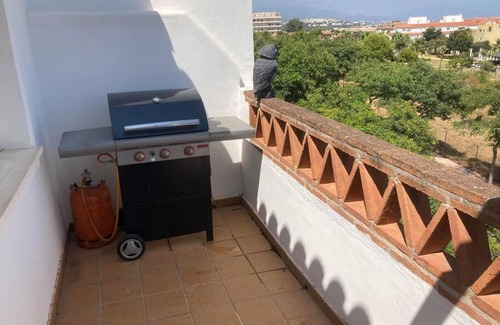 San Luis de Sabinillas Apartment | Lägenhet högst upp, med pool och utsikt över havet